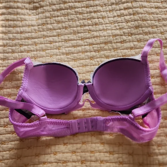 VS Dream Angel's lined Demi EUC 32A - Picture 7 of 11